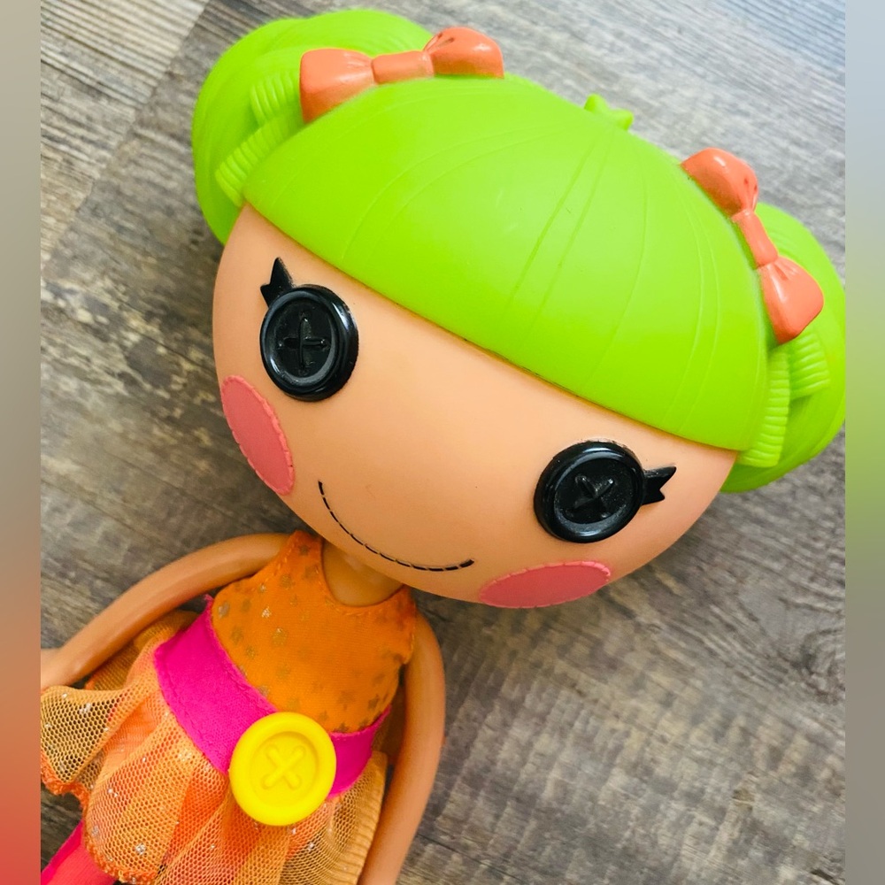 Lalaloopsy “Dyna Might” (Full size doll) - Picture 2 of 4